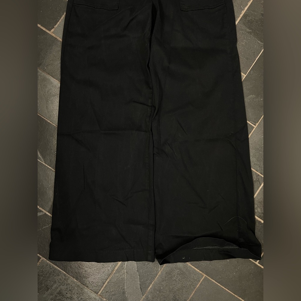 Evereve Beth in black cropped wide leg pants Jeans - Picture 6 of 6